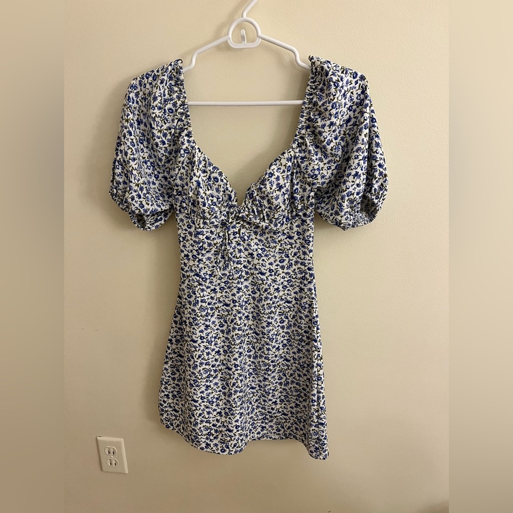 MORE TO COME- Sherrie Puff Sleeve Dress in Blue Floral - Picture 2 of 3